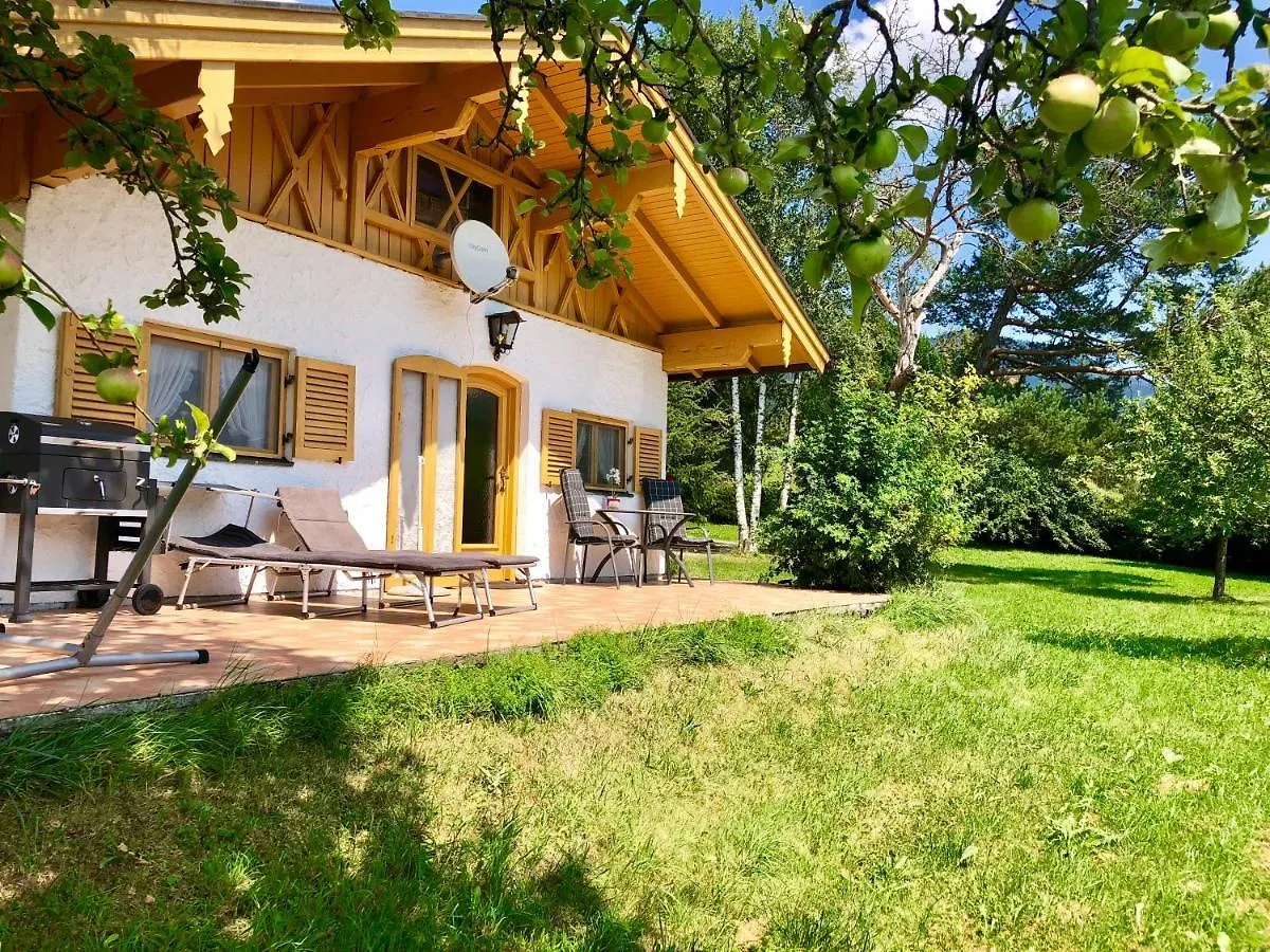 Ferienhaus Veronika Mit 2000Qm Garten Und Bergblick contacts